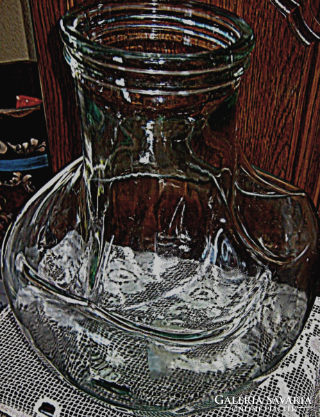 Decorative glass 9 l for decorative purposes