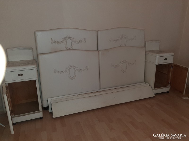 2 old provence bedroom beds and 2 bedside tables