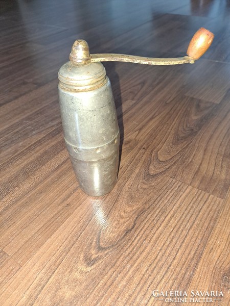 Pepper grinder