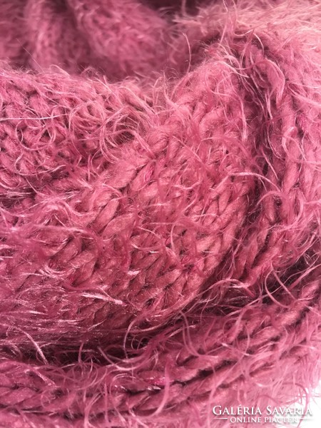 Mauve knitted large round scarf, Austrian