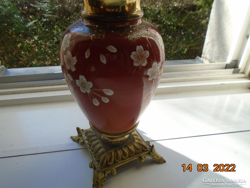 Antik japán porcelán és aranyozott bronz váza Gésával, cseresznye virággal, Fo kutyával ,restaurált