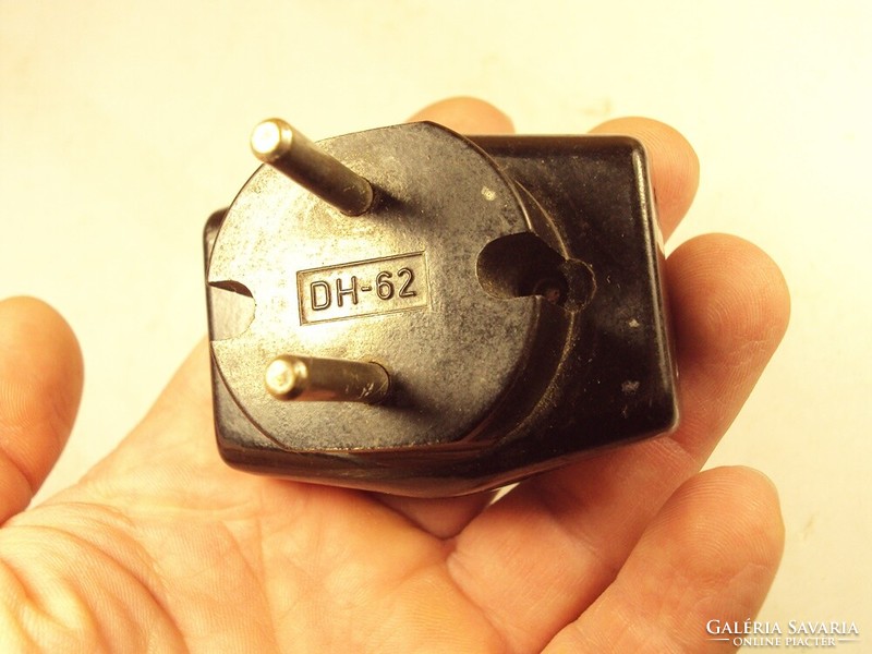 Retro konnektor elosztó bakelit fekete színű elektromos kellék 1970-es évekből