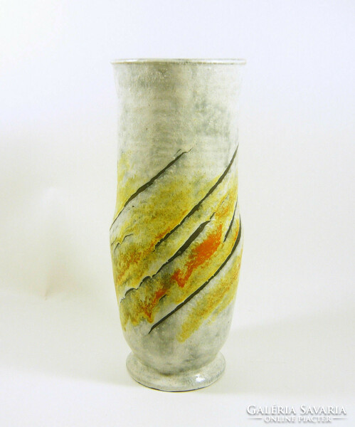 Gorka livia, retro 1960 white vase with twisted motif 26.5 Cm artistic ceramics, flawless! (G184)