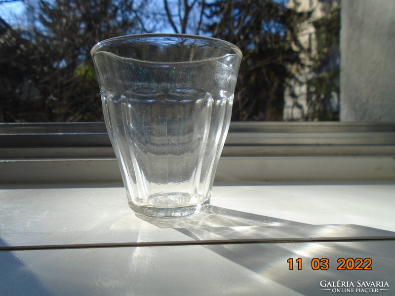 Öntött üveg ,bordázott ,jelzett MAGYAR SZABVÁNY, régebbi vastagfalú pohár