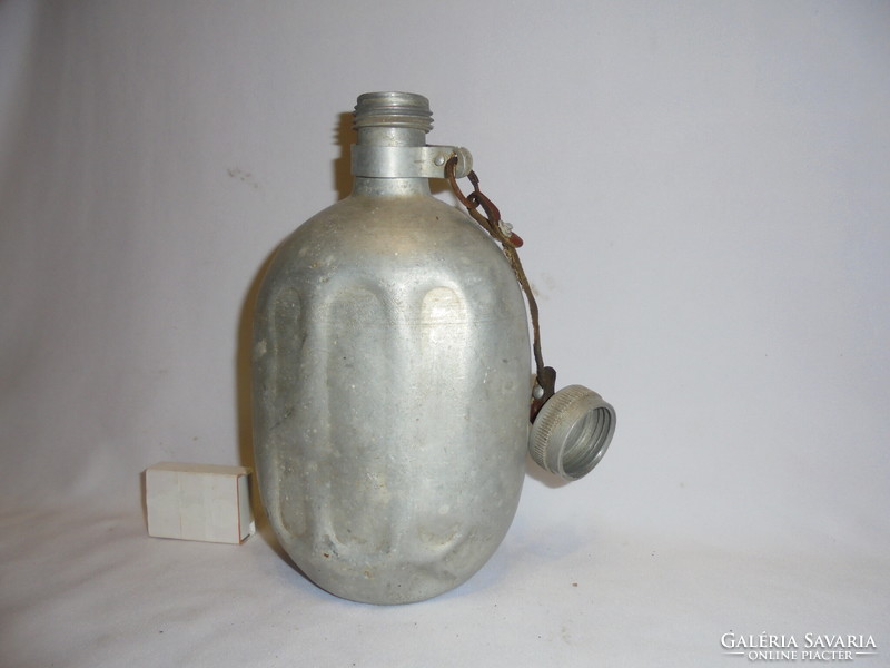 Retro military water bottle 