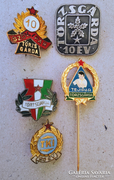 Tözsgárda badges from the 70s and 80s