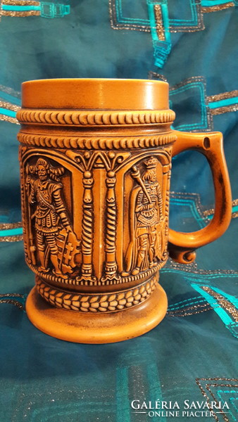 Medieval knight royal ceramic jug (m3406)