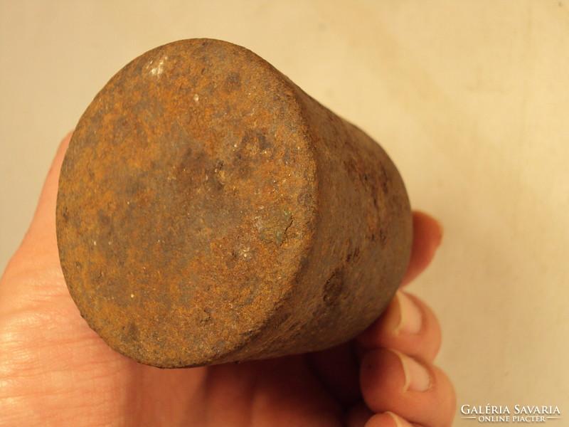 Old antique balance scale scale weight with 1 kg - 1 k mark from the early 1900s