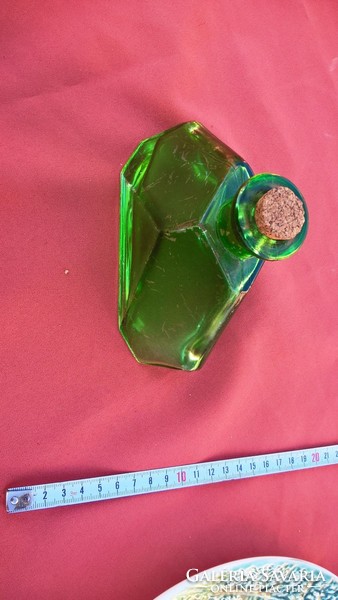 (K) old solid green glass