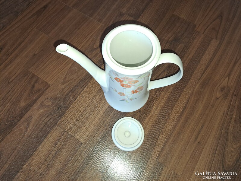 Lowland porcelain coffee pourer