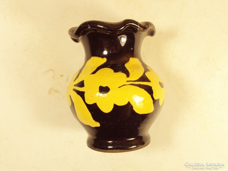 Régi retro kerámia váza festett, virág mintás