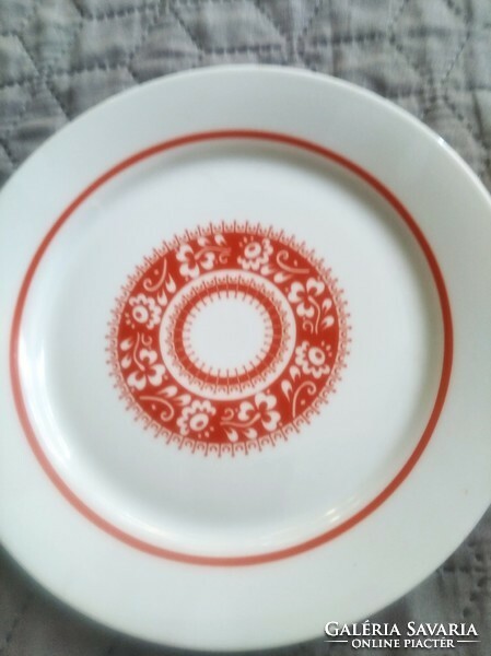Plate with Alföld motif is rarer and flawless
