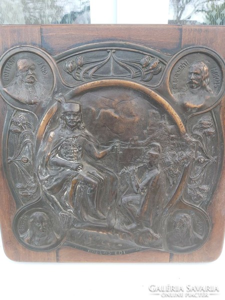 Wall plaque made of galvanized cast iron