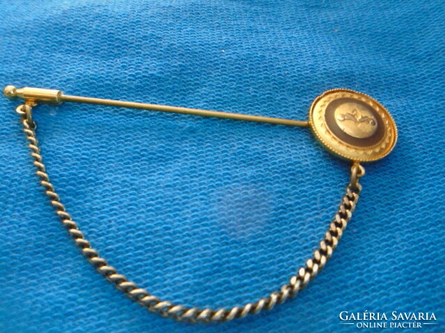 Old brooch in good condition. Also makes an excellent gift. Original French 8.4 cm