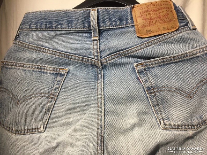501 Levi's denim pants, size 30 x 33, jeans with buttons