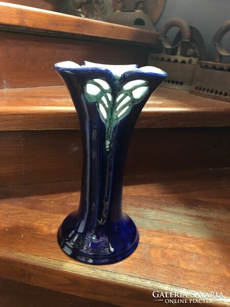 Morvay Zsuzsa áttört kerámia vázája, szignált, 26 cm-es