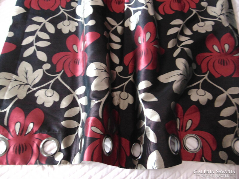 Pair of dreamy elegant lined curtains