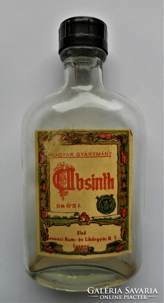 Régi címkés likőrös üveg (Első Losonczi Rum és Likőrgyár)