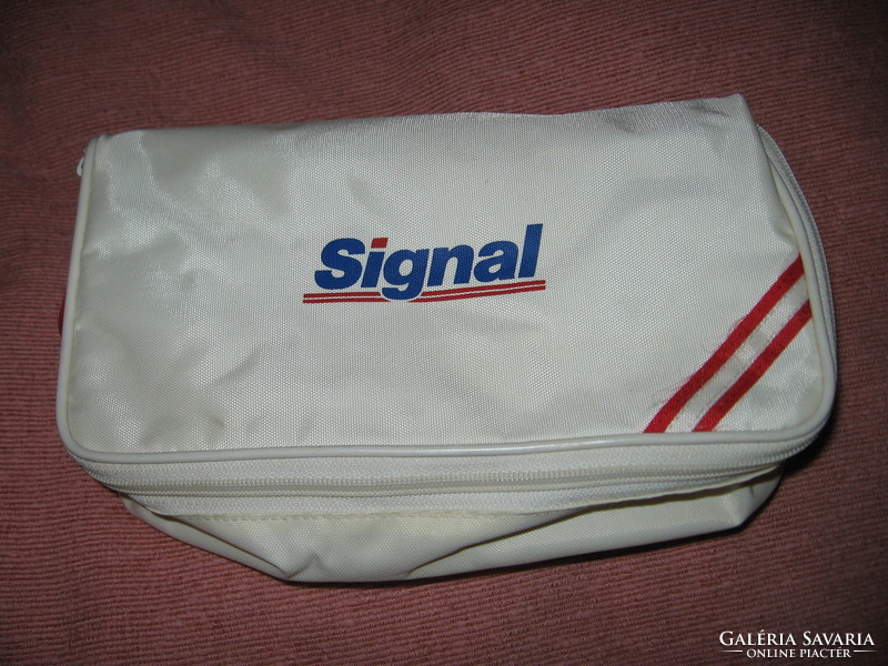 Signal retro toiletry bag, toilet