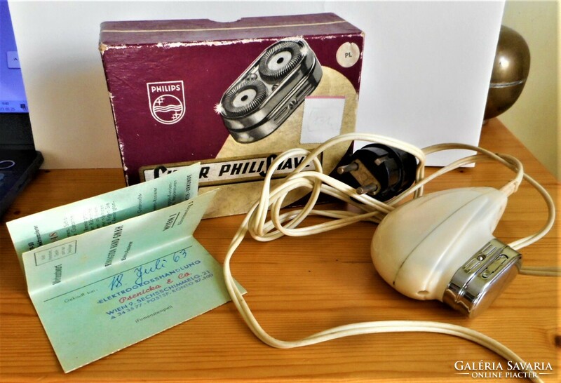 Régi Philips villanyborotva dobozában (1963, retro)