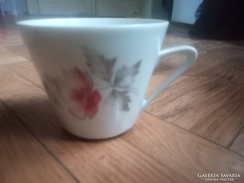 A beautiful Lowland porcelain cup with the factory's first mark