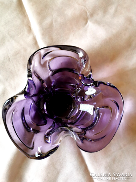Cseh lila üveg tál 15 cm átmérőjű, ragasztott