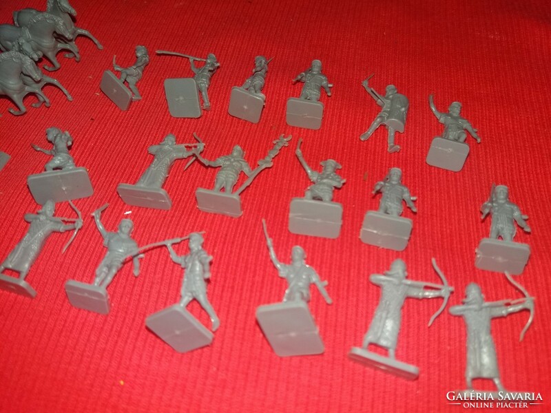 Old Esci 1:72 - 1:76 scale model, toy, field table, soldiers, Romans together according to the pictures