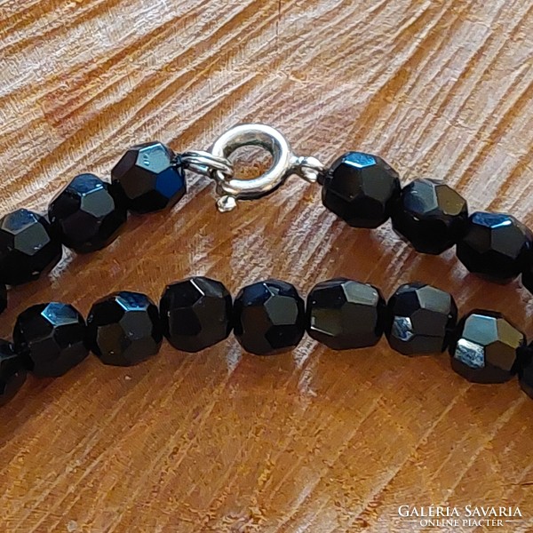 Beautiful faceted onyx necklace