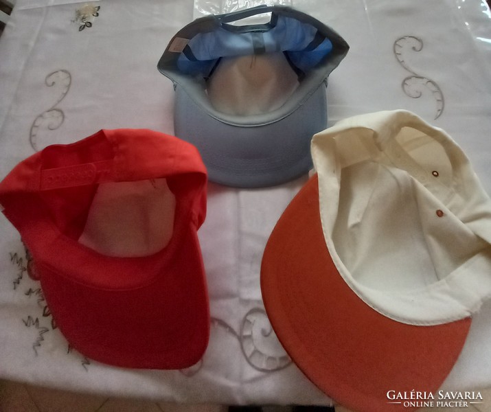 Baseball caps, the price applies to 4 pieces, 1 size can be used