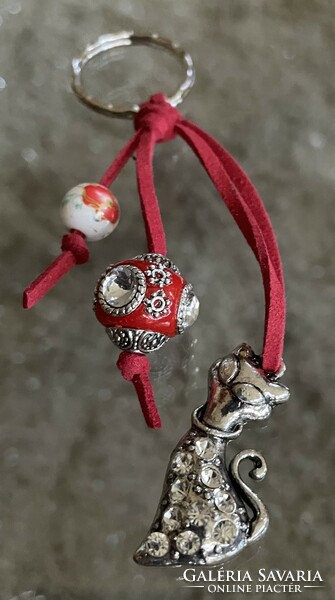 Kitten cat key chain Indonesian and glass bead ornament red black split leather