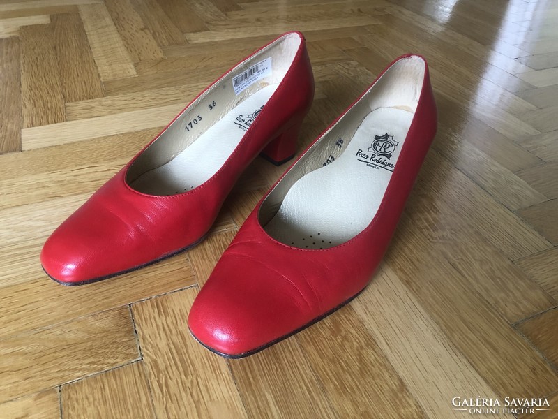 Piros női cipő Sevillából, 36