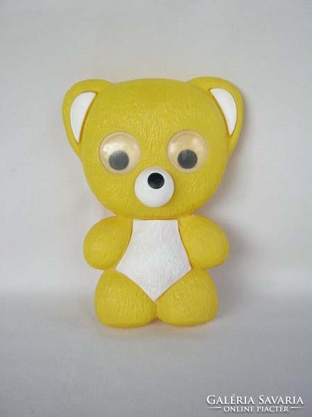 Retro dmsz plastic toy bear with moving eyes