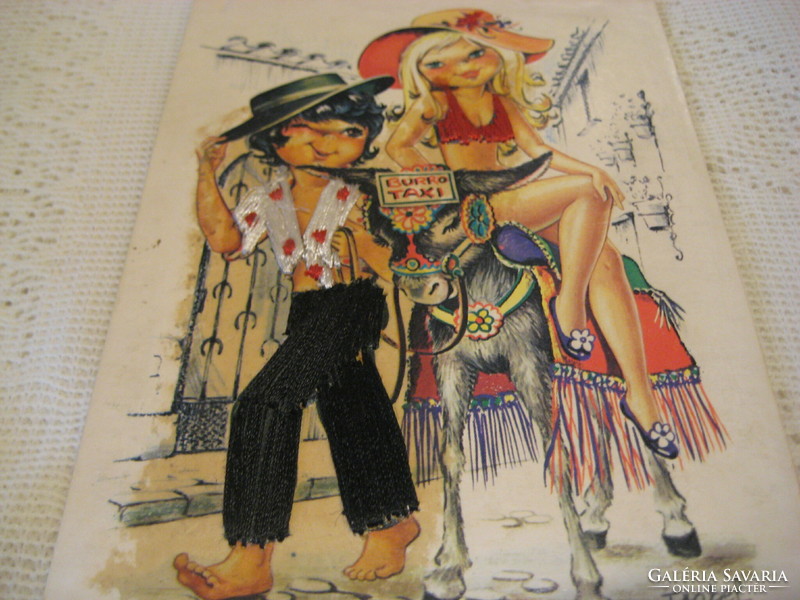 Spanyol jó hangulató képeslap , az ifjú inge  nadrágja  selyemmel  van hímezve