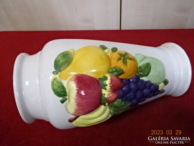 Chinese porcelain vase with fruit pattern, height 23 cm. Jokai.