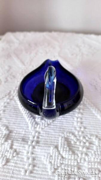 Kobaltkék hattyú alakú üveg hamutál, hibátlan, 7,5 X 11 cm.