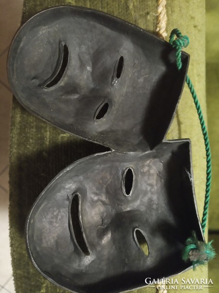Réz síró-nevető maszkok
