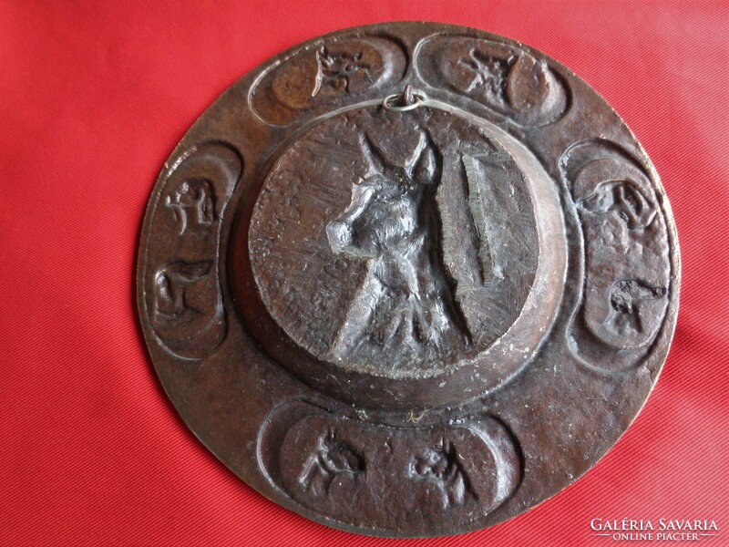 Bronzed hunting dog metal wall plate