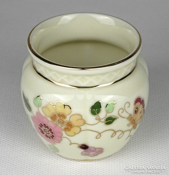 1M516 Pillangós vajszínű Zsolnay porcelán gerezdes váza 5.8 cm