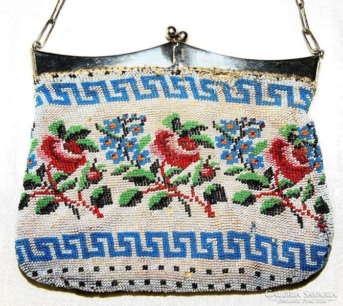 English epns theatrical purse with beads inside suede