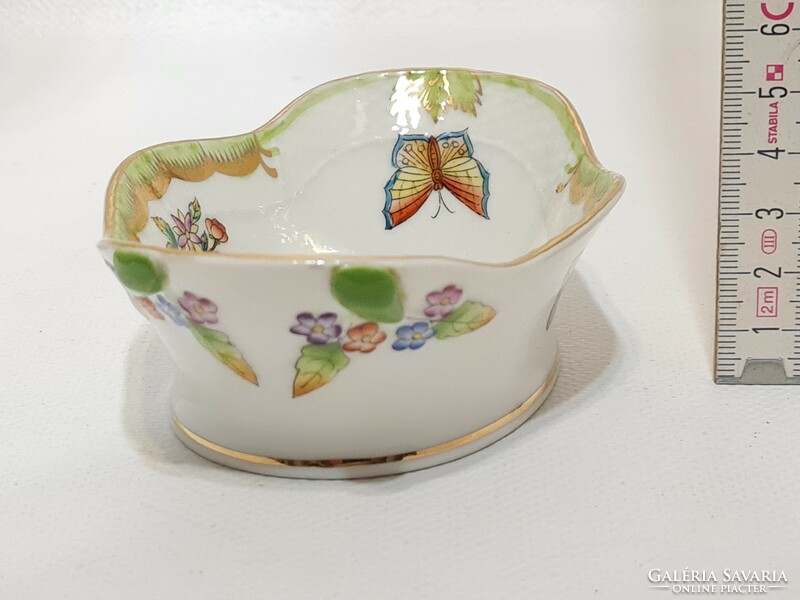 Porcelain bowl with Victoria pattern from Herend (2577)