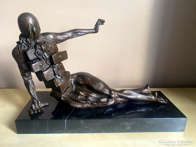 Salvador Dali bronz márvány