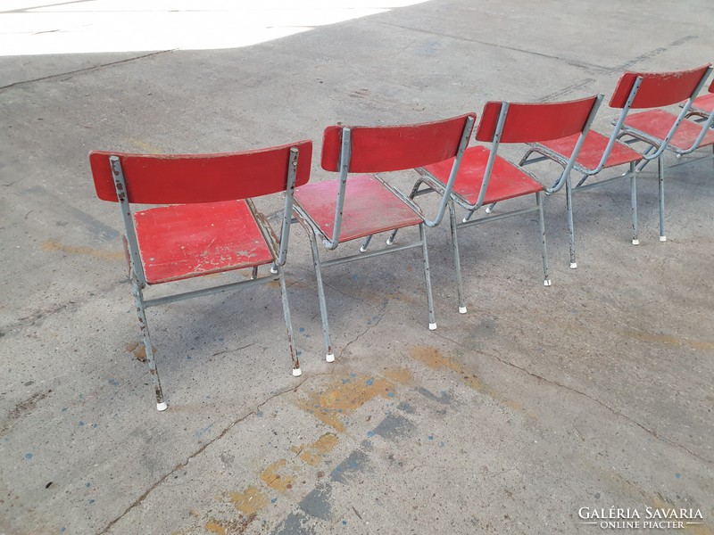Régi retro csővázas fémvázas kis méretű gyerek szék gyerekszék