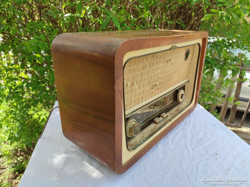 Vadásztölténygyár R 946 FI Szimfónia régi rádió