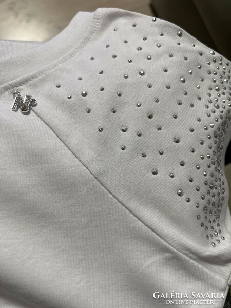 White cotton top with rhinestones on the sleeve