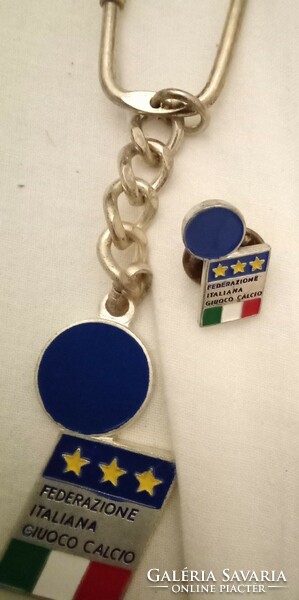 Italian football association keychain and badge