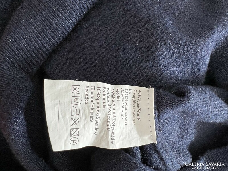 Kék szűkebb fazonú 40%gyapjú pulóver