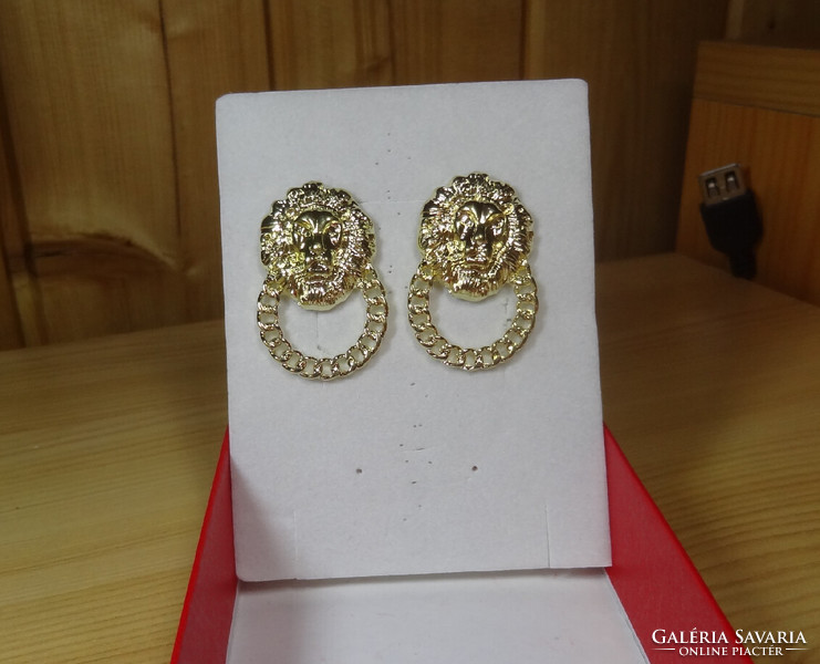 Wersace-style, beautiful pale gold earrings with studs.