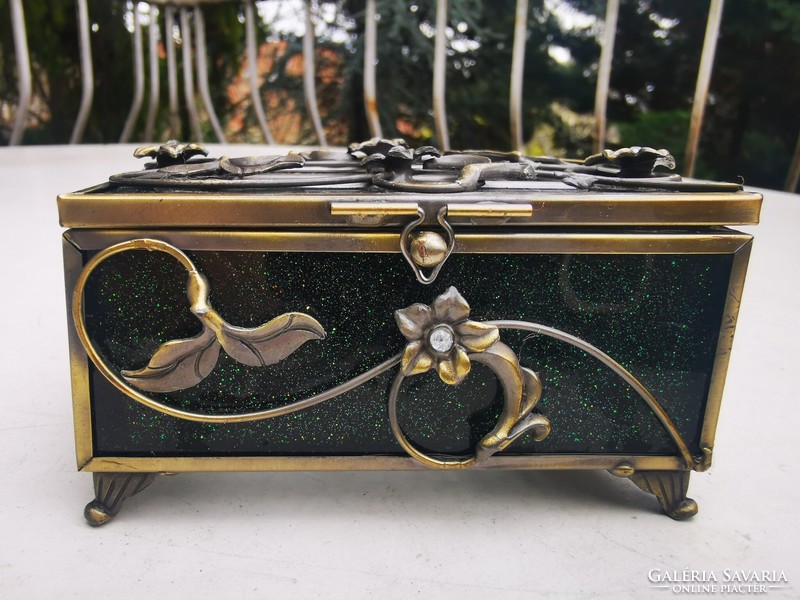 Copper-glass jewelry box