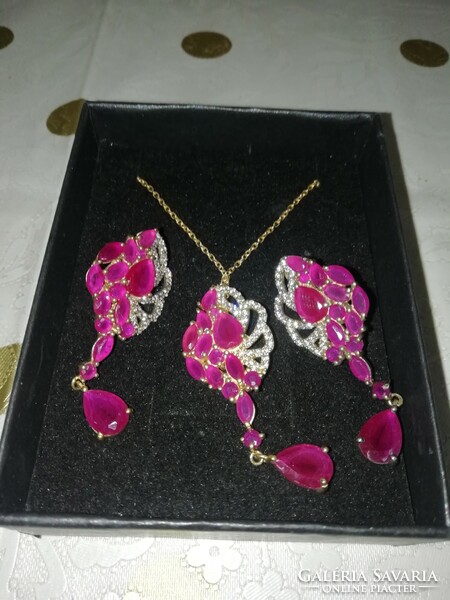 Ruby beautiful jewelry set in a box of wonderful pieces