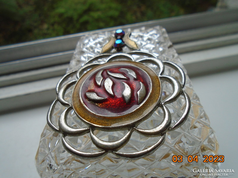 Very rare large enameled polished stone pendant, clothing ornament